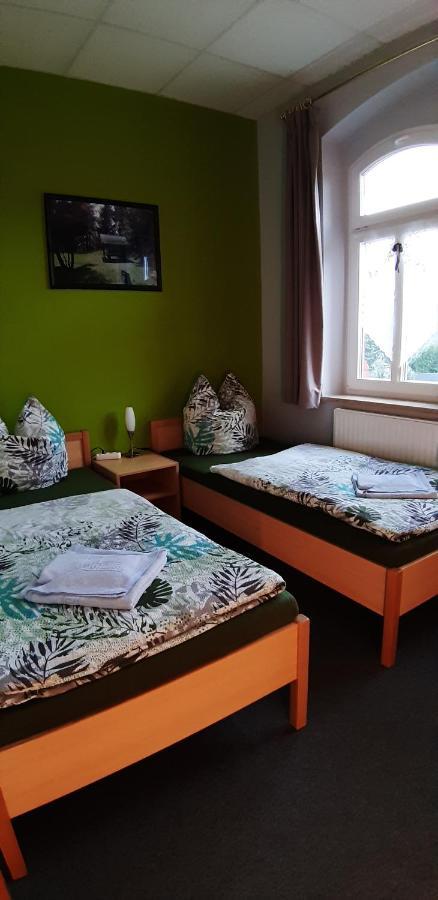 Gasthof Zum Alten Schulmeister Harra ภายนอก รูปภาพ